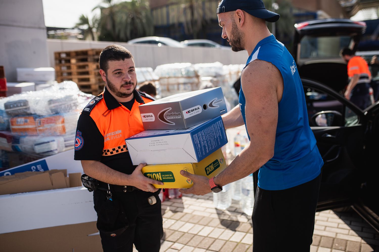 El trabajo en Sevilla para enviar ayuda a Valencia.