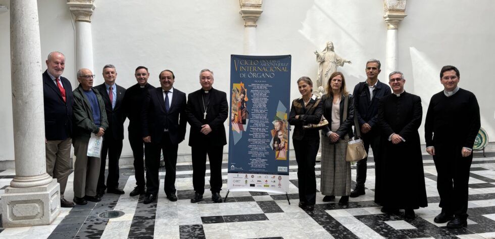 Presentación del cartel del quinto ciclo de órgano 'Diócesis de Asidonia-Jerez' en la sede episcopal de Bertemati.