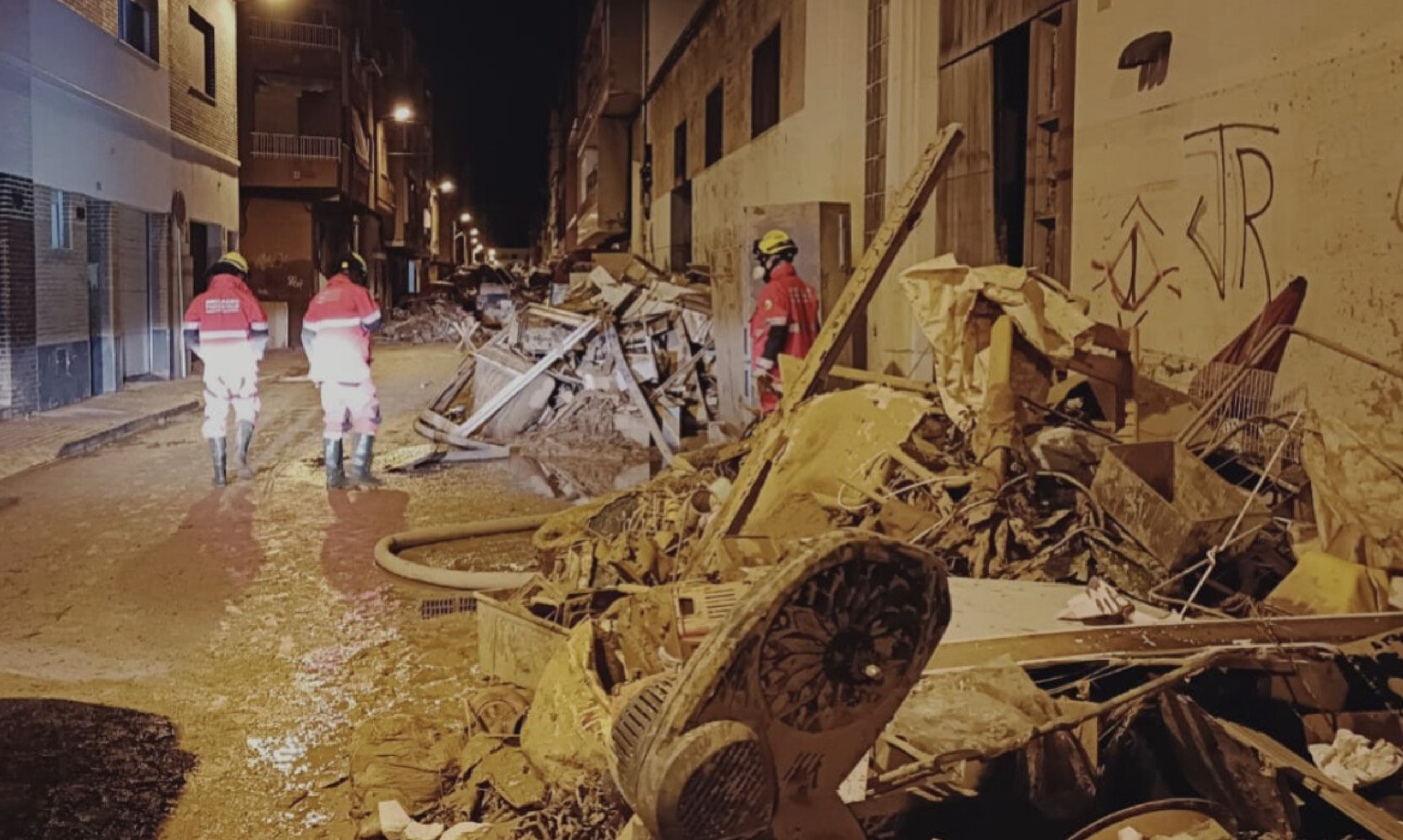 Así siguen estando muchas calles de las zonas afectadas casi una semana después del paso de la DANA.