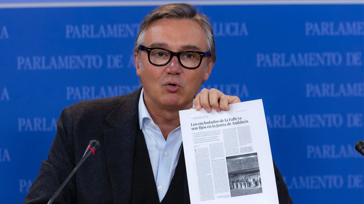 Manuel Gavira, portavoz de Vox, en la rueda de prensa donde ha denunciado la estabilización de empleados ex de la Faffe.