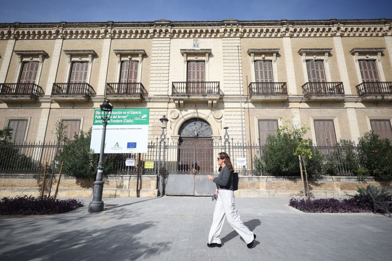 La antigua Comisaría de Policía Nacional del Arroyo en Jerez.