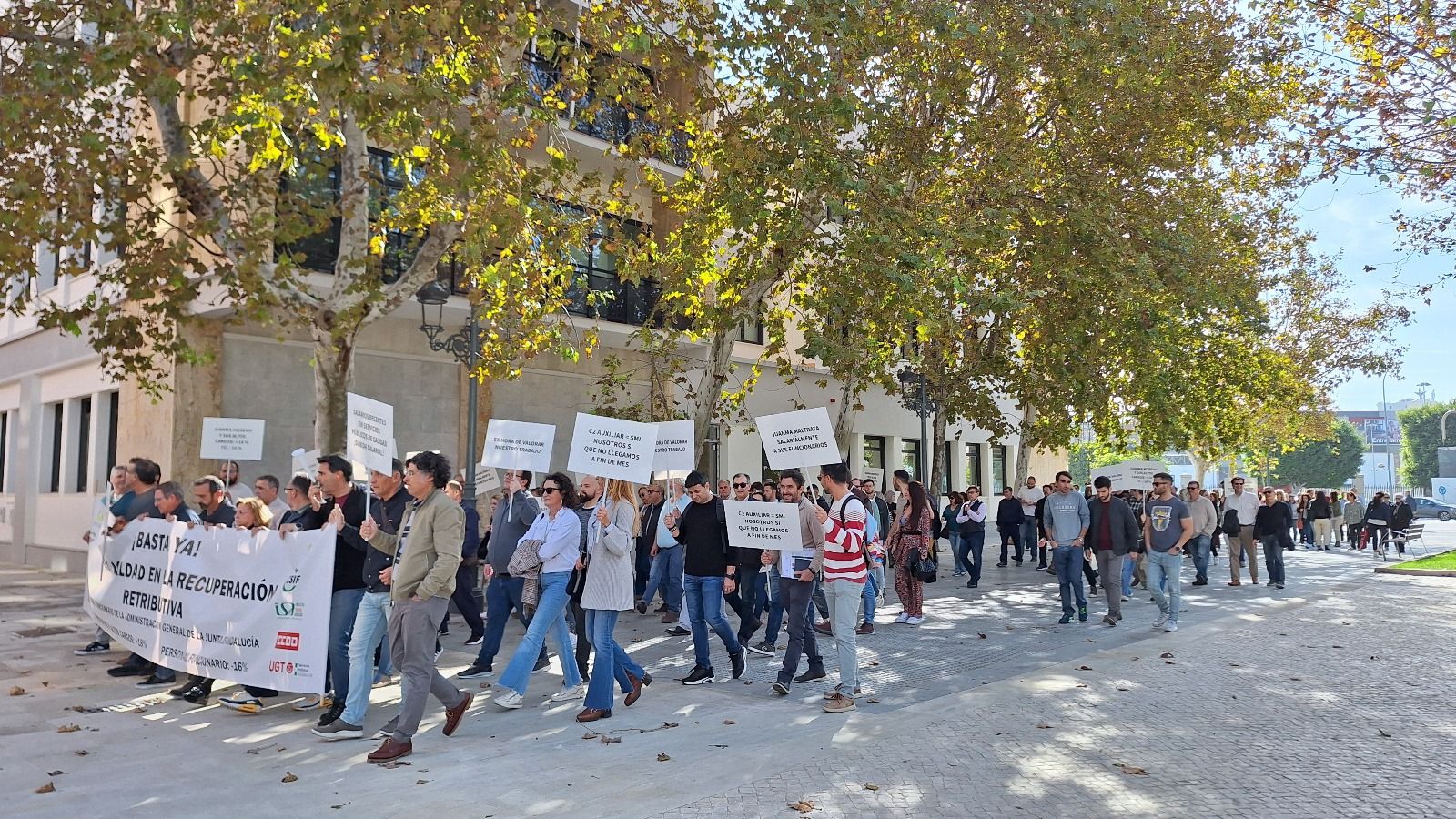 Un momento de la manifestación de funcionarios y laborales.