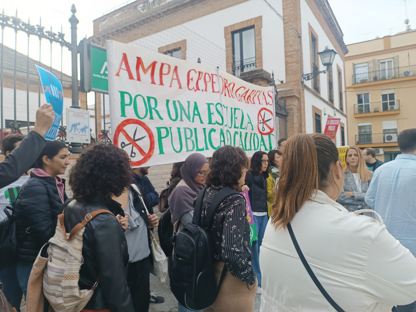 Una protesta de Ustea exigiendo una mejora en la escuela pública de Andalucía.