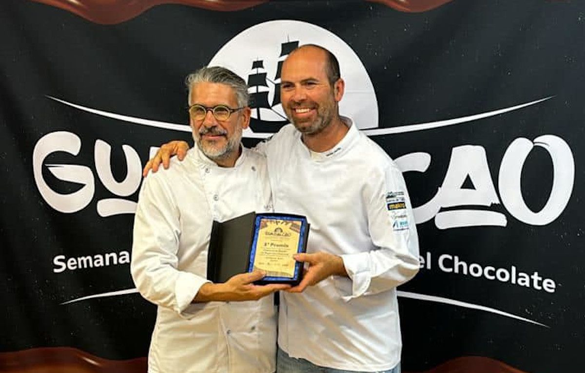 Narciso Morillo, de la pastelería Paco, en Puerto Serrano, premiado por su roscón de Reyes en Sevilla.