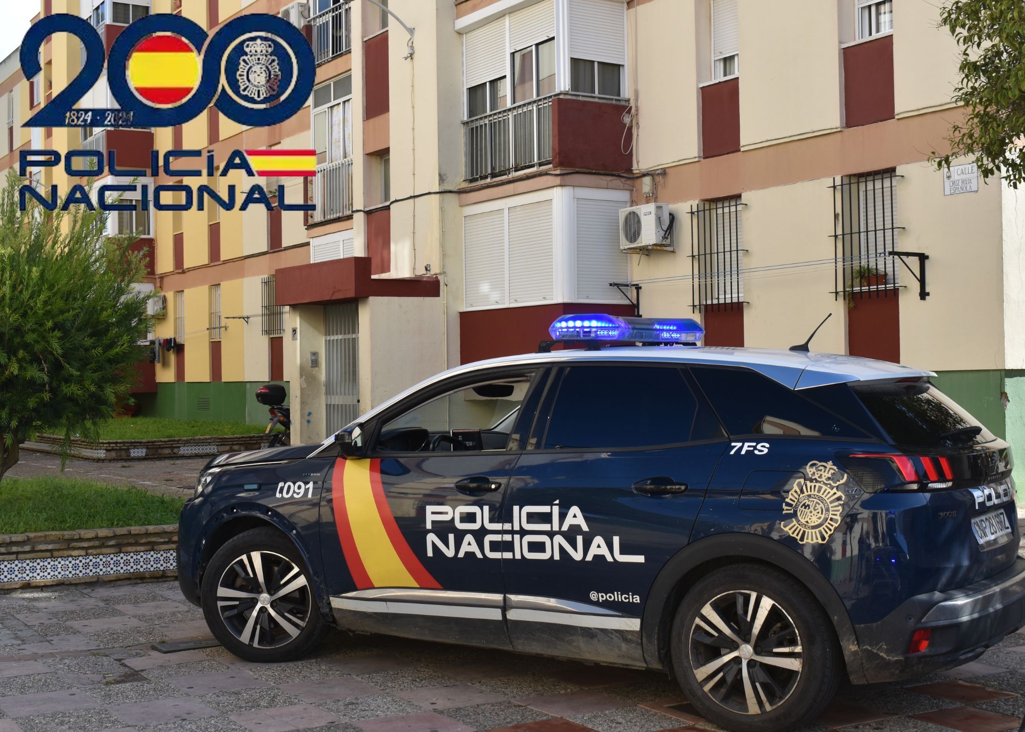 Vehículo de la Policía Nacional de Jerez, donde dos agentes han salvado la vida de una niña.