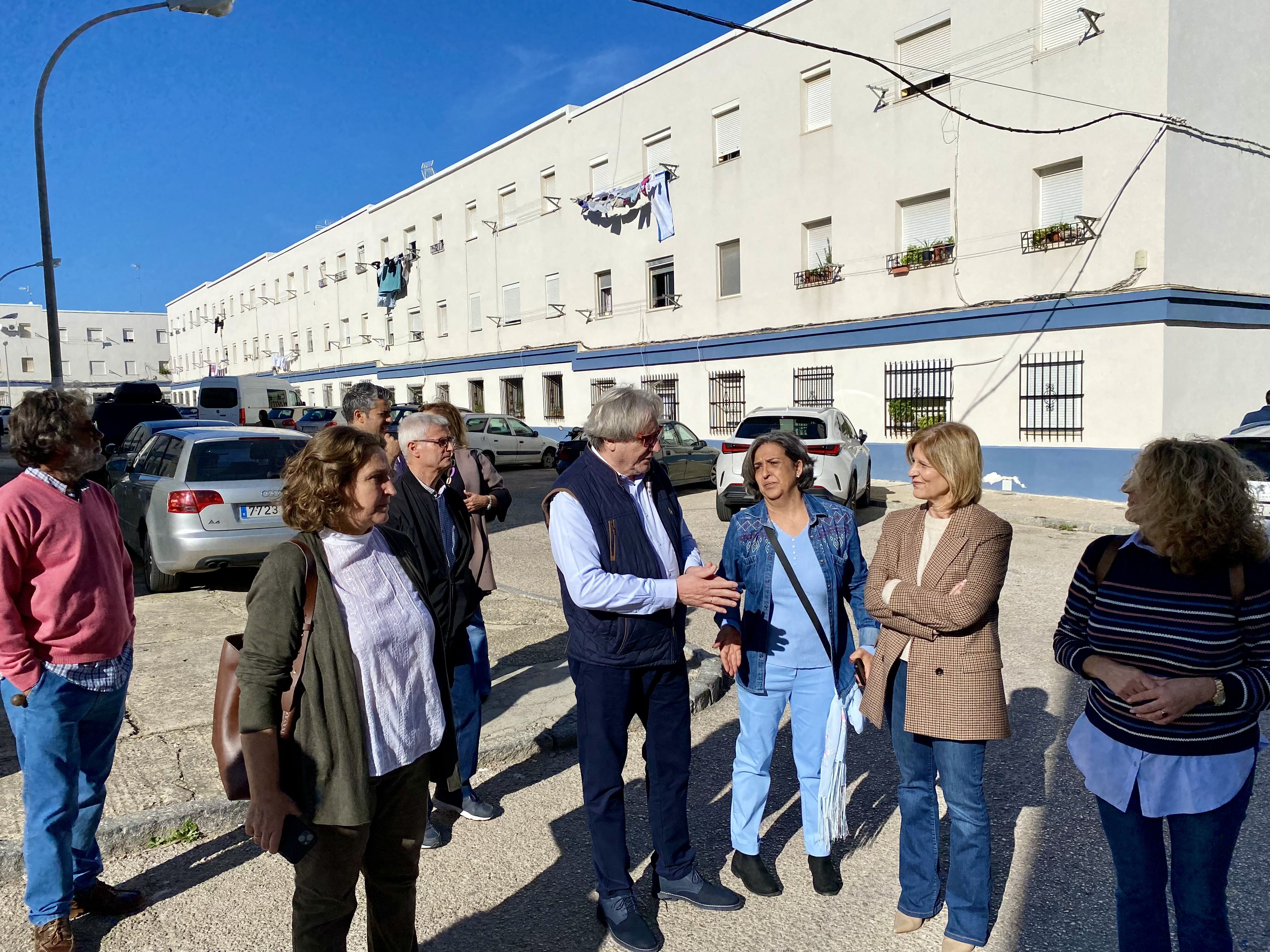 García-Pelayo, en la visita que ha realizado a los vecinos de La Asunción.