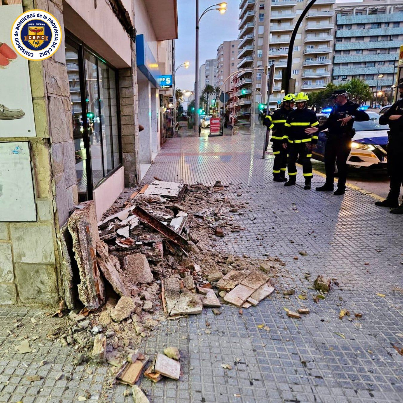 Desprendimiento de la cornisa en Cádiz.