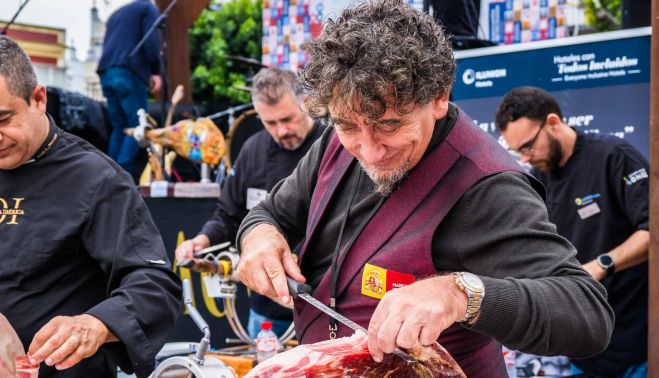 Así ha sido la X Feria Solidaria de Cortadores de Jamón.