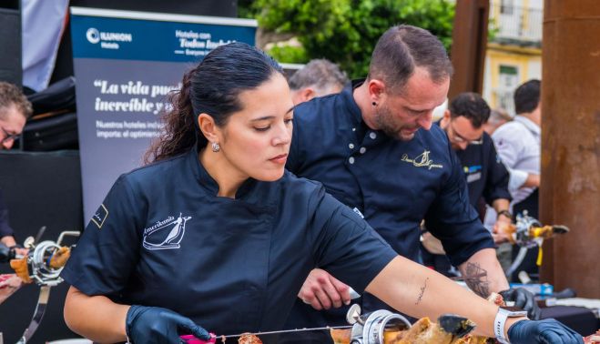 Así ha sido la X Feria Solidaria de Cortadores de Jamón.