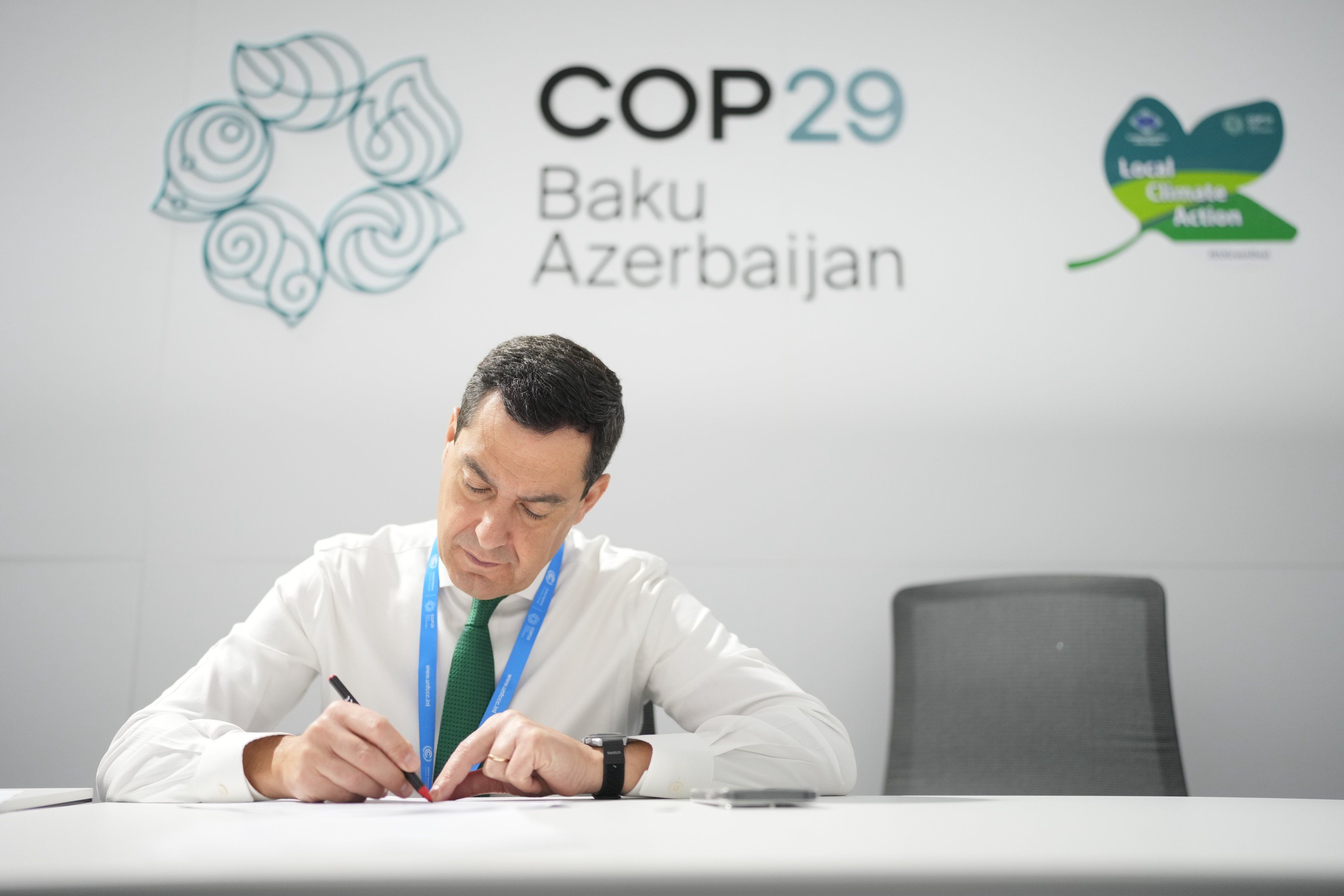 Juanma Moreno, presidente de la Junta de Andalucía, en la COP 29 que se celebra en Bakú.