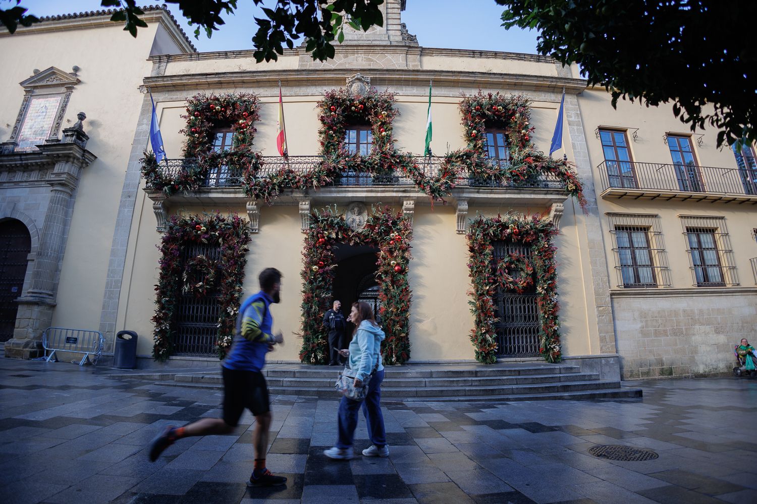 La decoración navideña del Ayuntamiento de Jerez ya está lista.