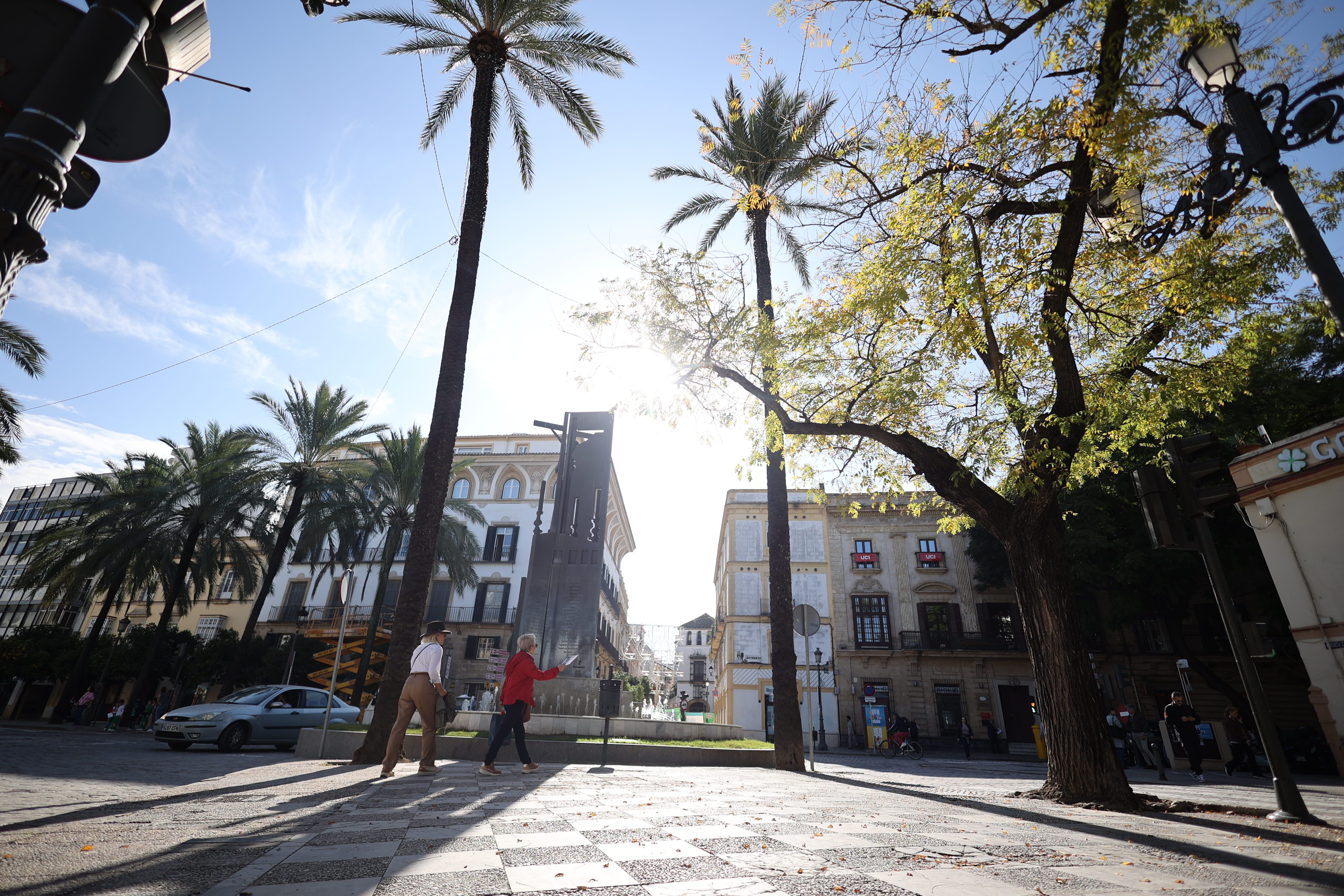 El sol hace acto de aparición este martes en Jerez, contra todos los pronósticos de Aemet.