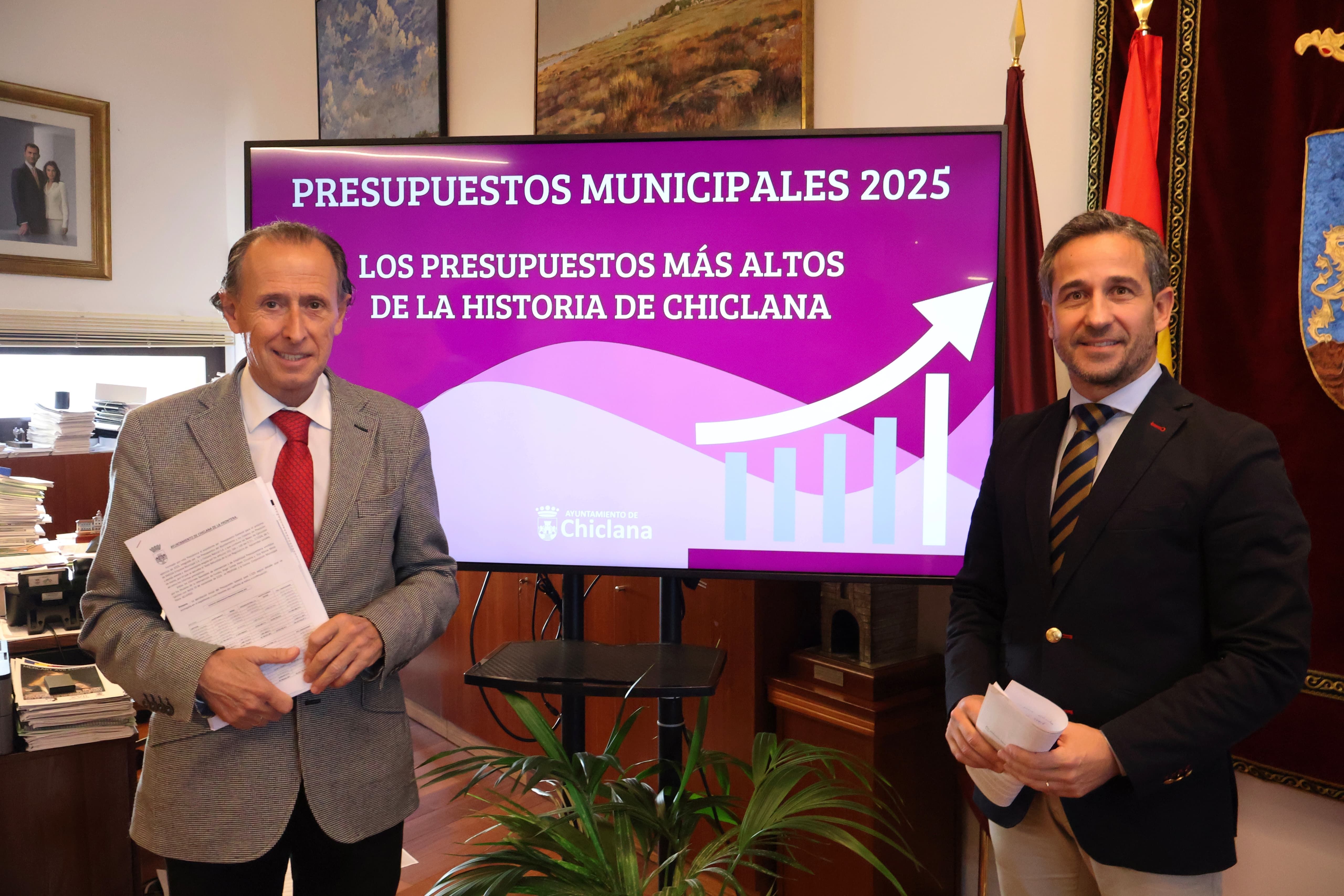 Presentación del presupuesto municipal para el año 2025. 