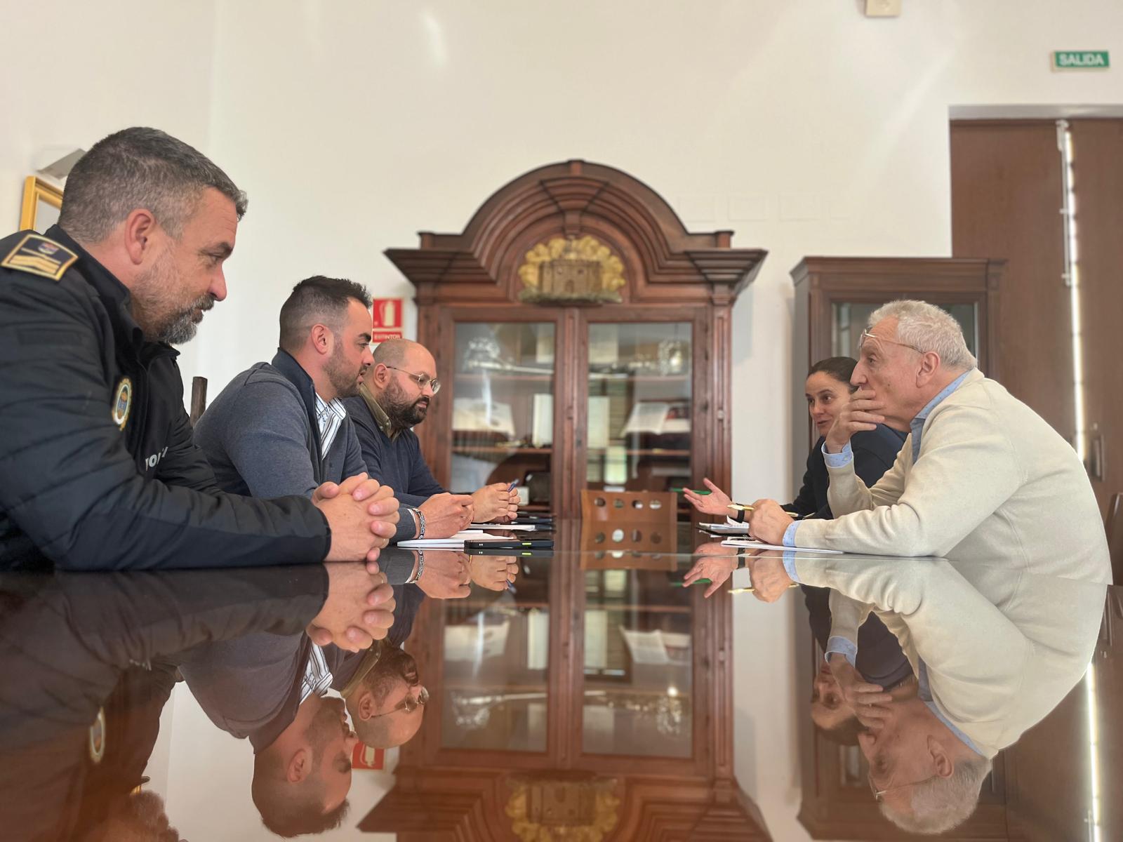 Reunión de Javier Bello y Jesús Garay con representantes del sindicato CSIF en El Puerto.