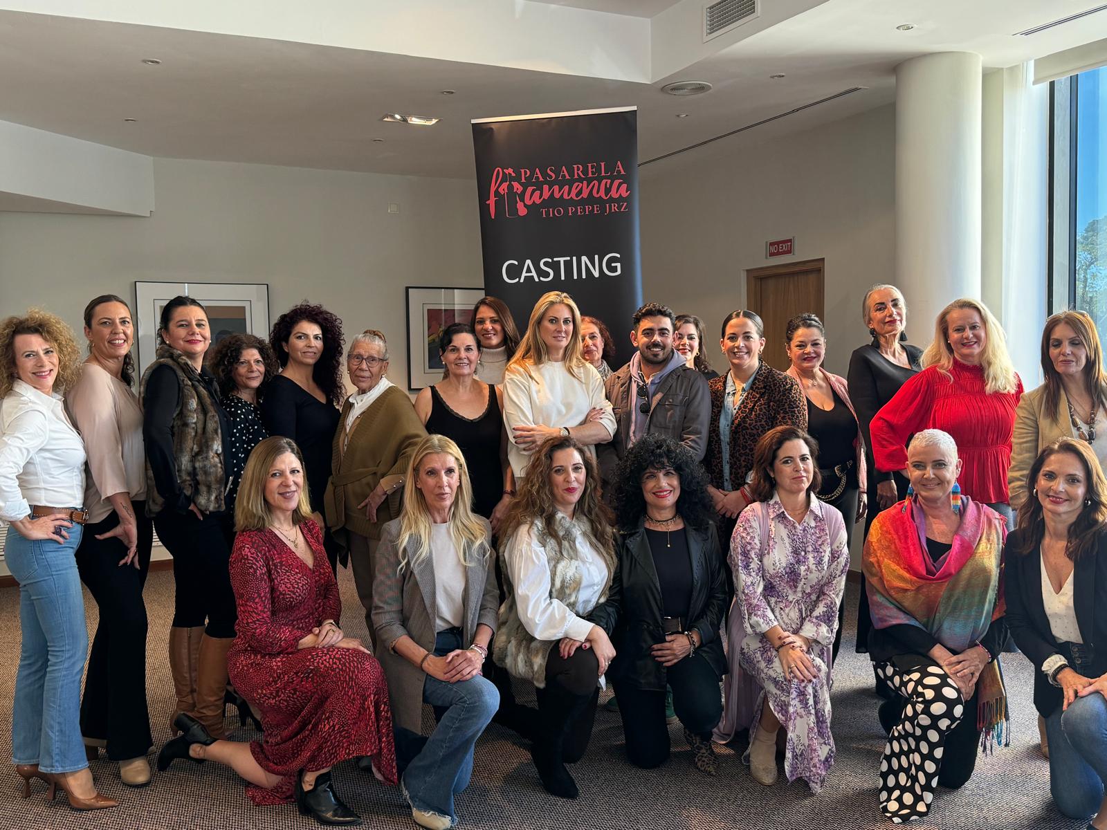 Mujeres participantes en el casting y organización de la Pasarela Flamenca Tio Pepe.