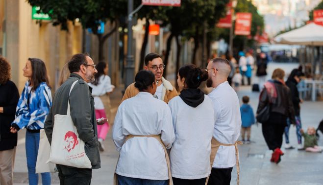 Estudiantes del IES Lola Flores dando a conocer su situación.