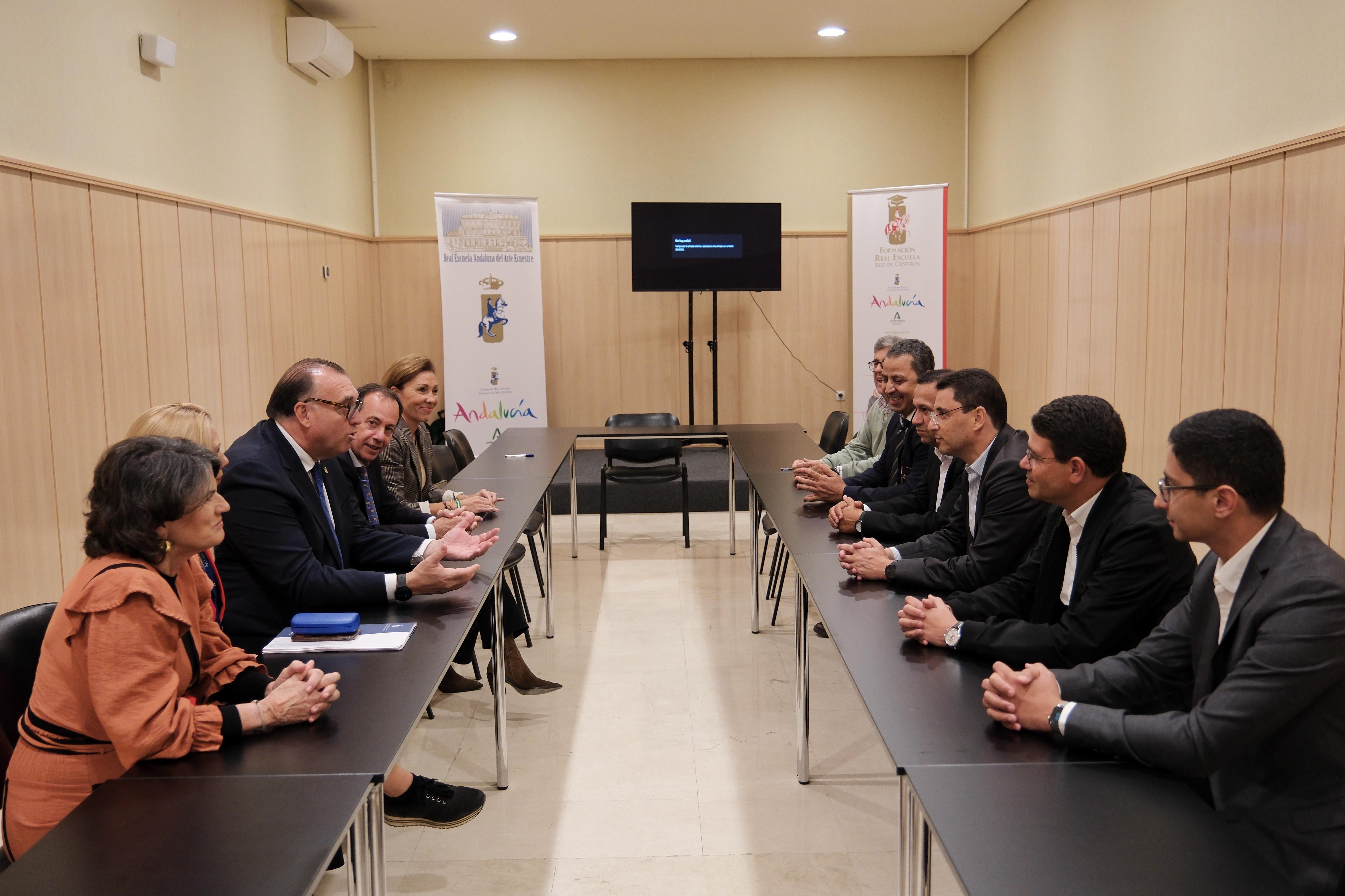 Reunión entre las escuelas de Jerez y Marruecos con el consejero y los representantes del país norteafricano 