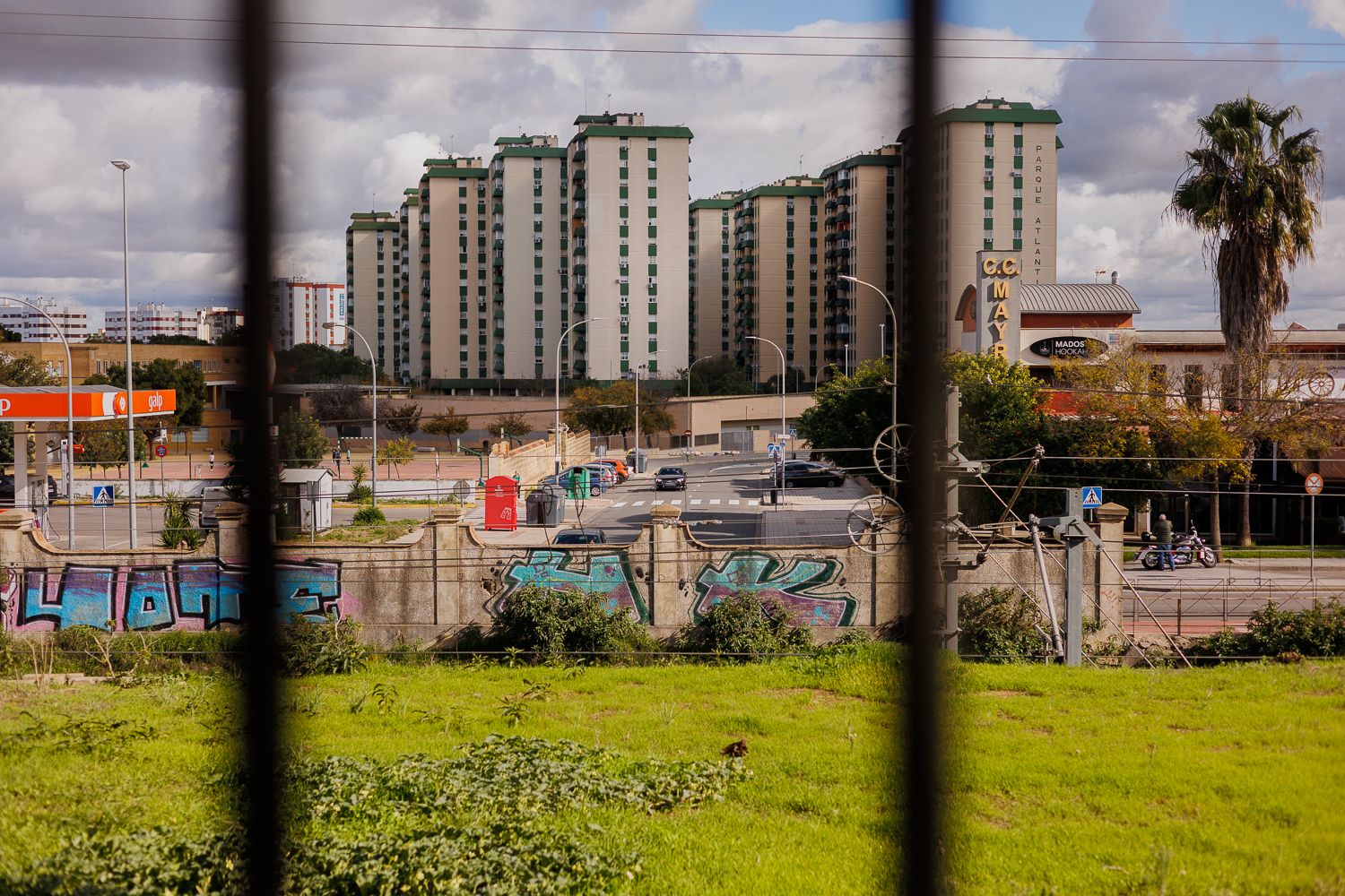 La zona en la que iría la pasarela por la que llevan luchando los vecinos más de 20 años. 