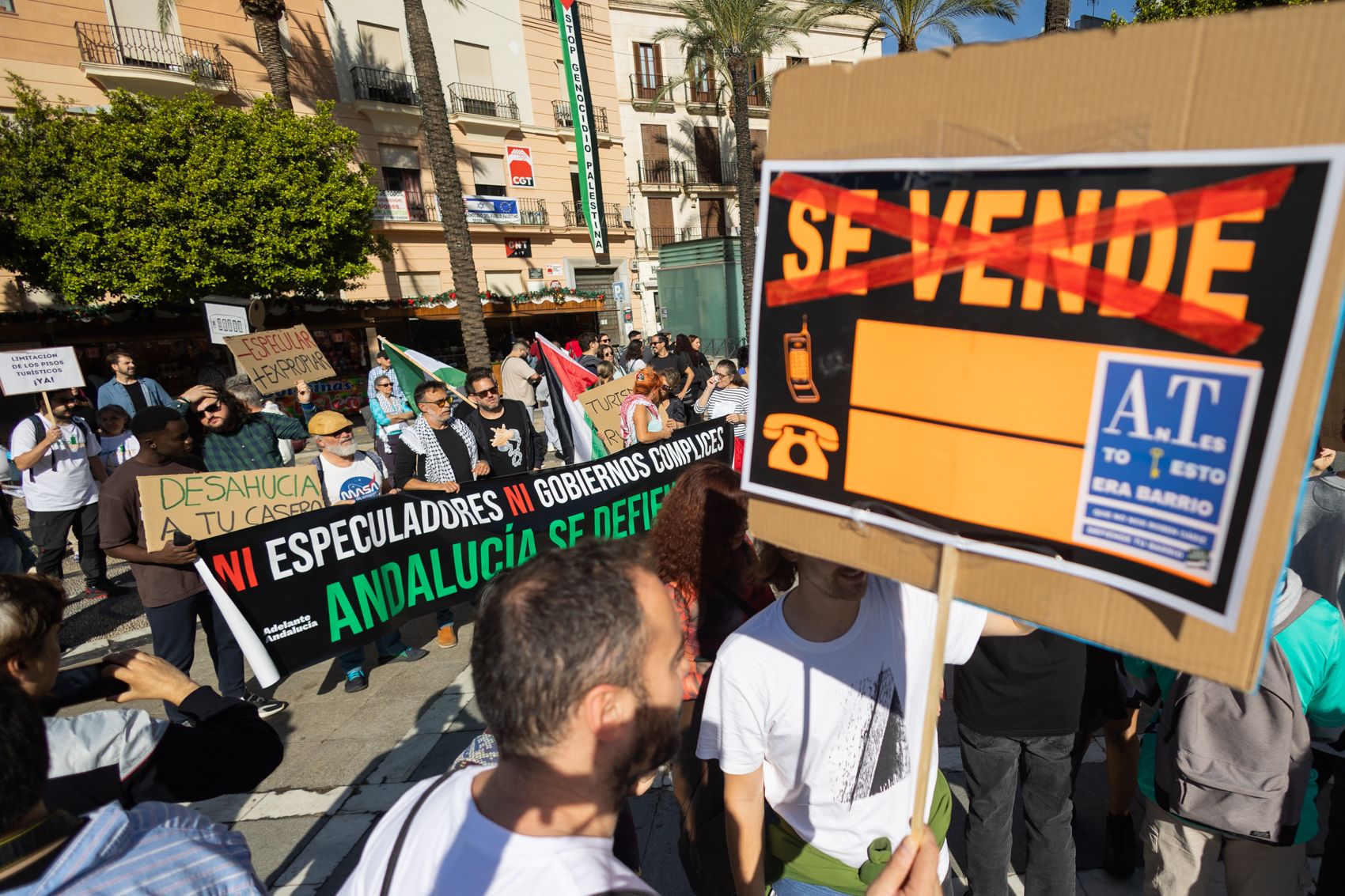  Multitudinaria manifestación por el derecho a una vivienda digna en Jerez