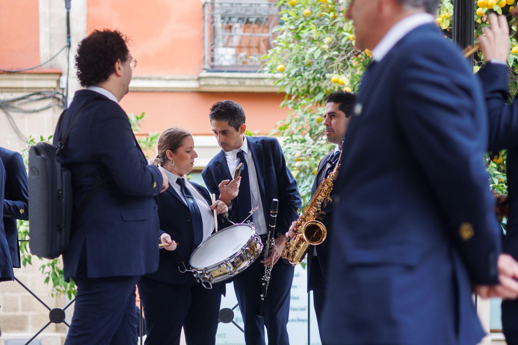 Los músicos de la Banda Municipal no han celebrado el concierto dominical en la plaza del Banco ante la falta de director y músicos.