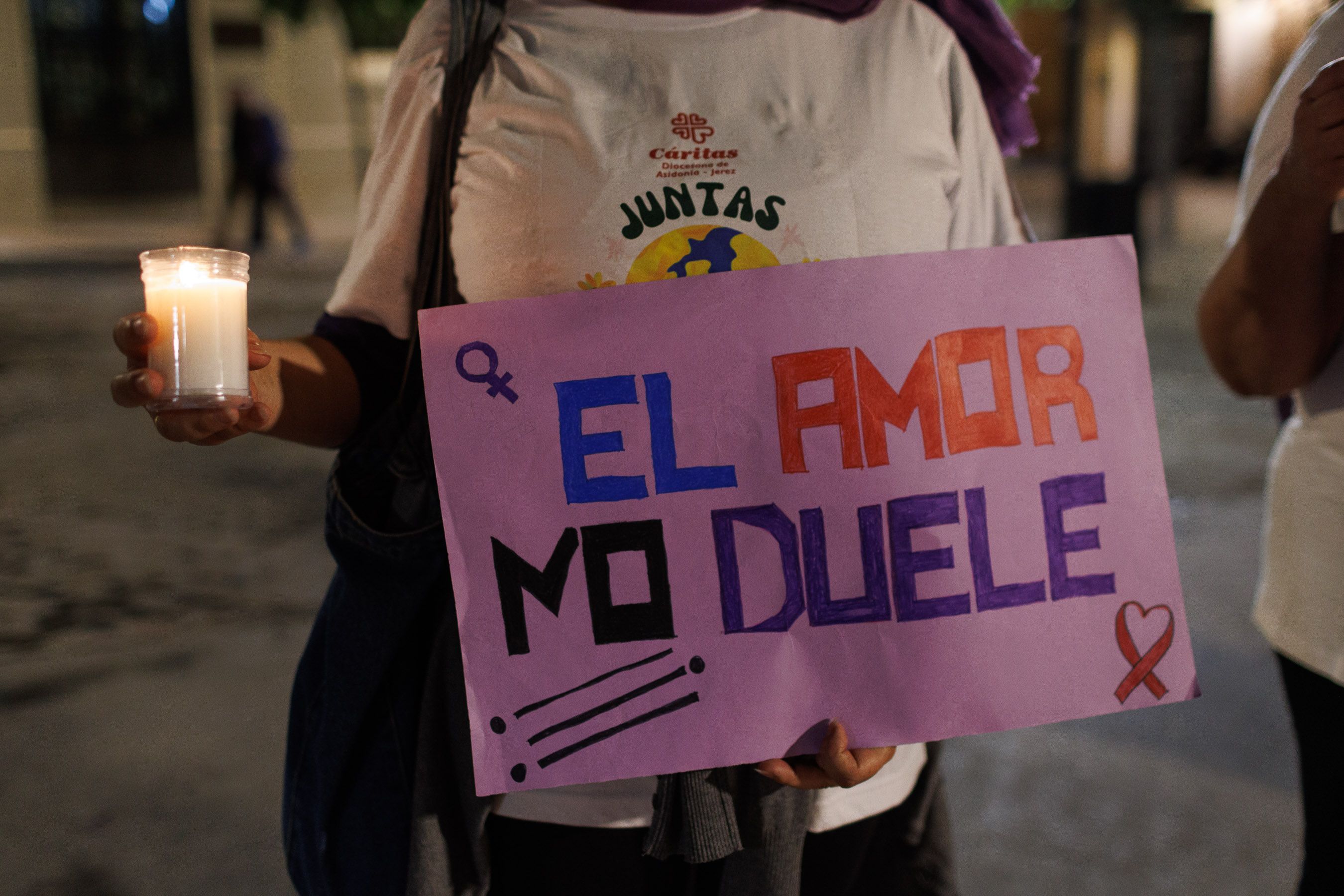 Un detalle de la manifestación por el 25N en Jerez. 