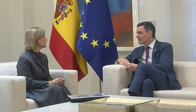 Otro momento de la reunión entre la alcaldesa de Jerez y el presidente del Gobierno.