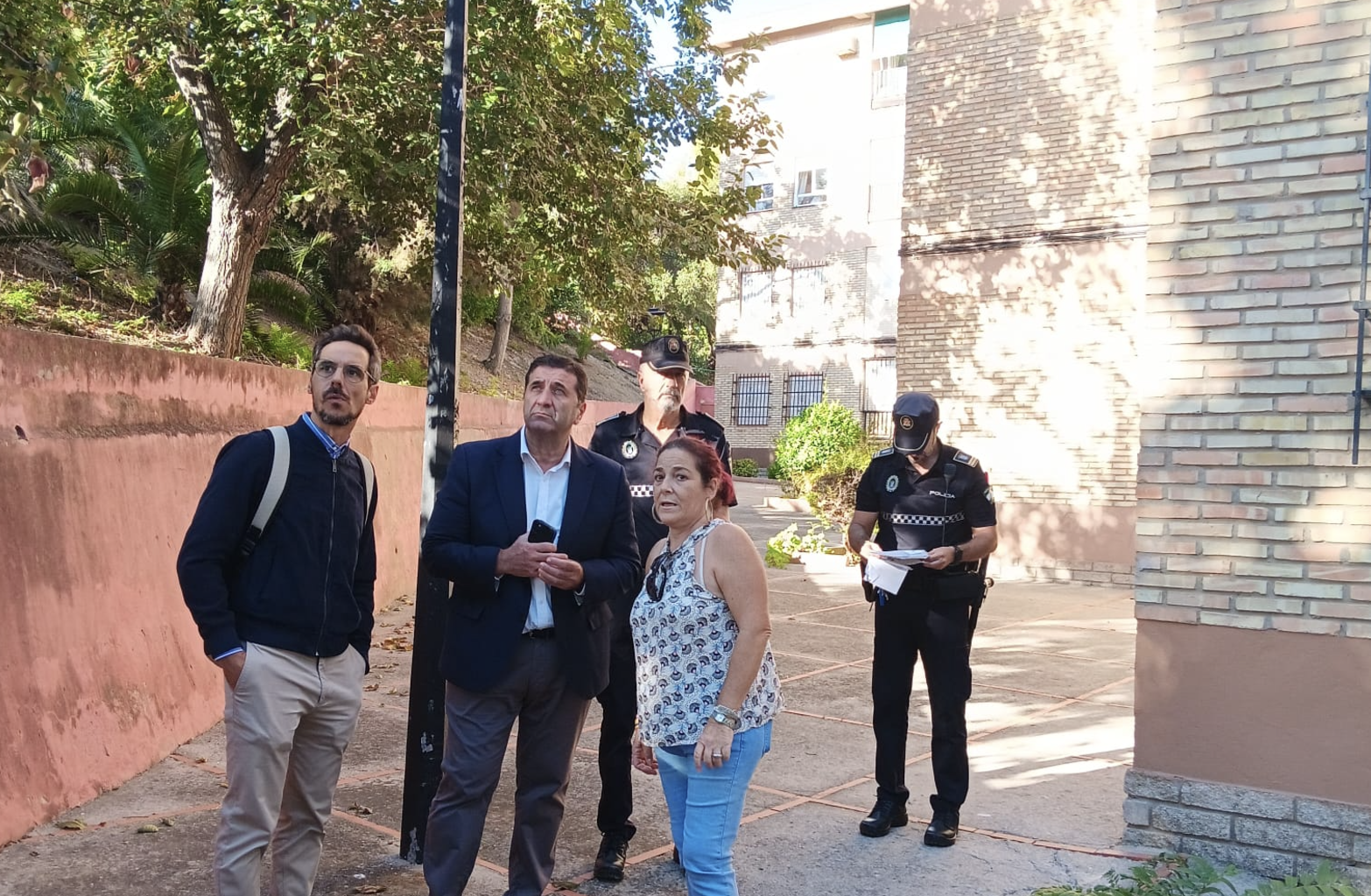 Una visita municipal reciente a la barriada de San Valentín, en Jerez.