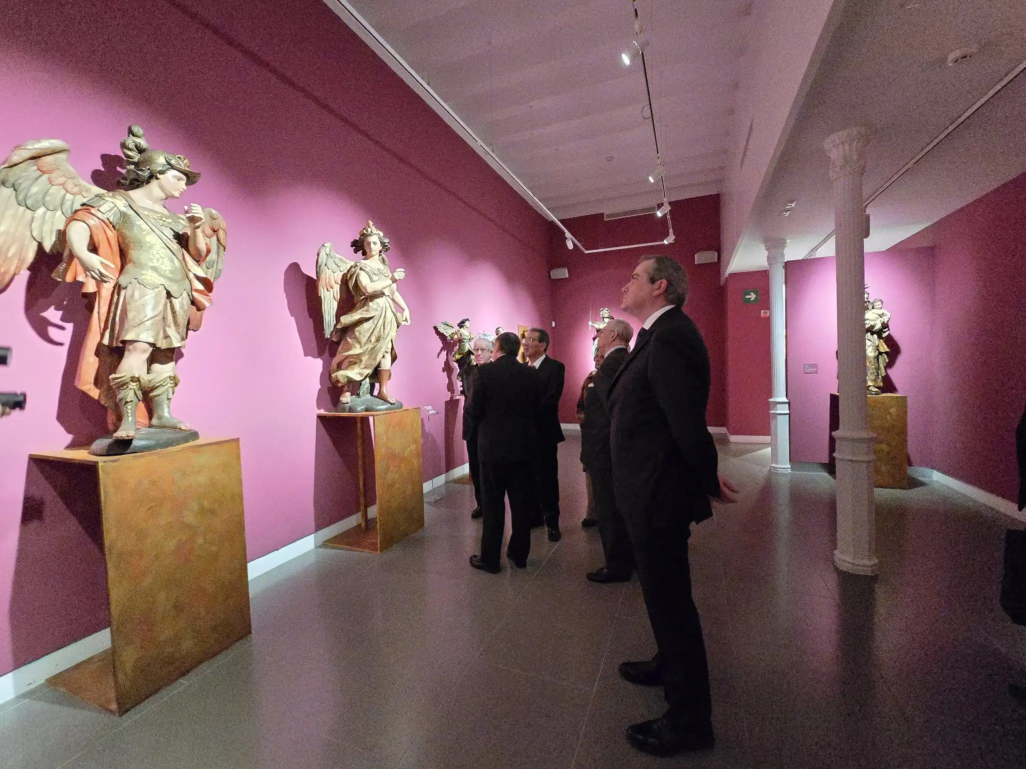 Vista de una de las salas de la exposición de de Pedro Roldán 'Pasión y Gloria'.