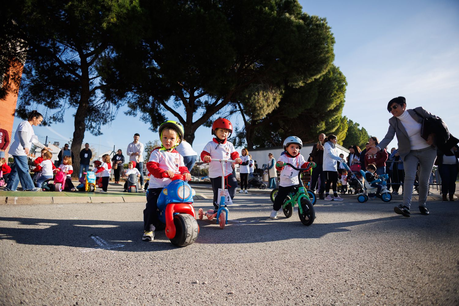 Primera carrera 'Correpasillos' solidaria por Martín, el X-Men de Jerez