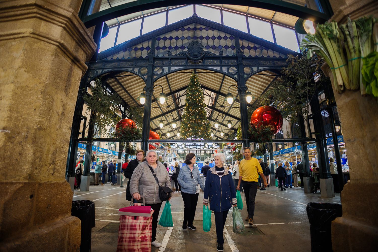 Así es la extraordinaria decoración de La Plaza de Jerez: el mercado de abastos también es reclamo turístico.