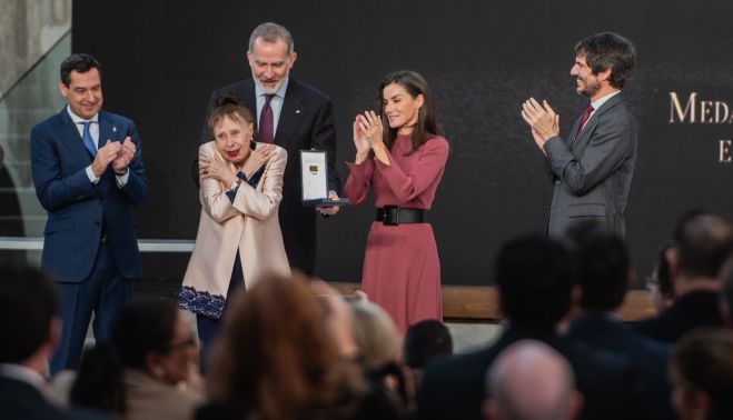 La incombustible Gemma Cuervo, recibiendo su Medalla de Oro al Mérito en las Bellas Artes 2023,