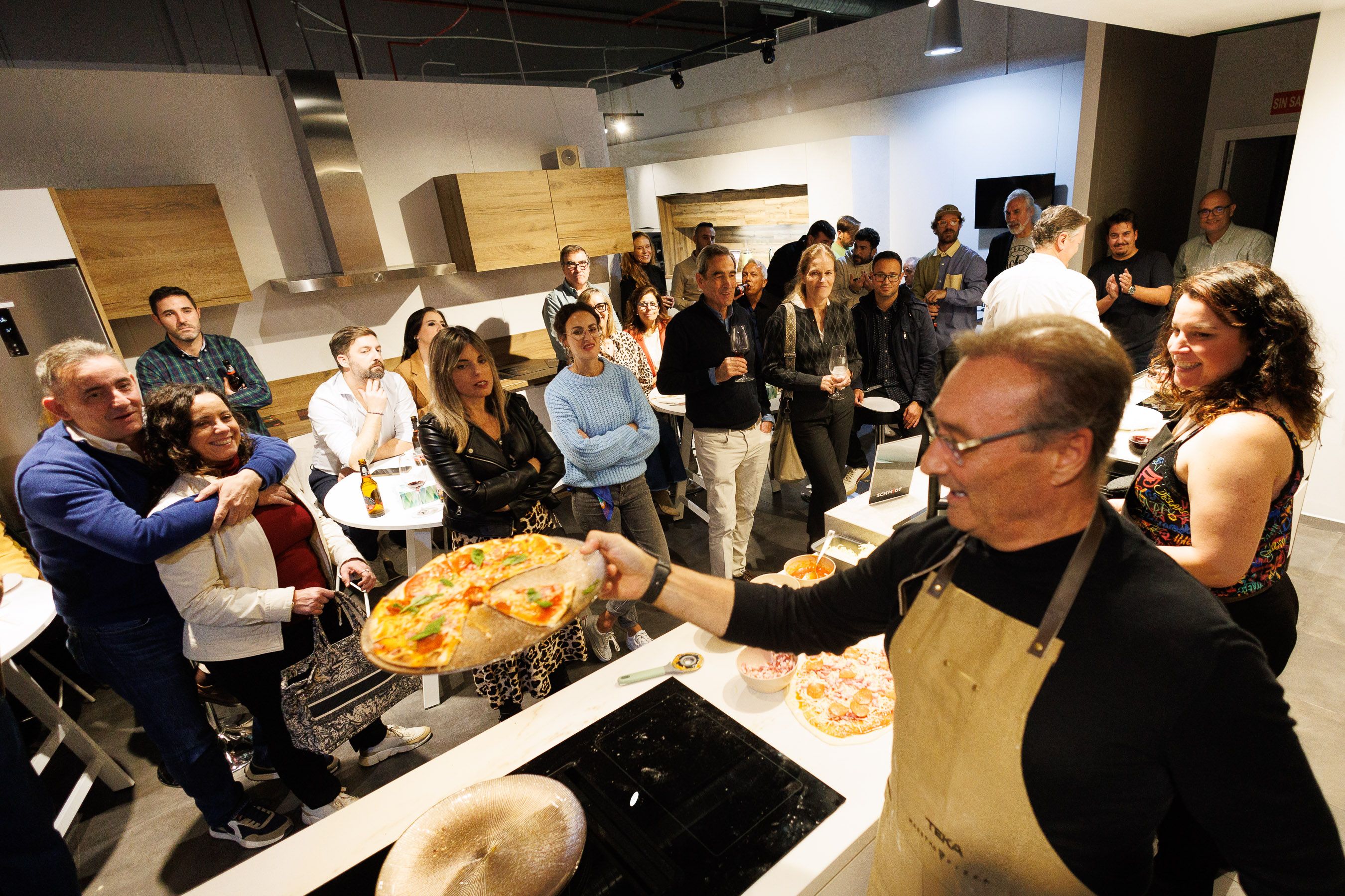 Showcooking Hornos Teka en cocinas Schmidt, en Jerez.