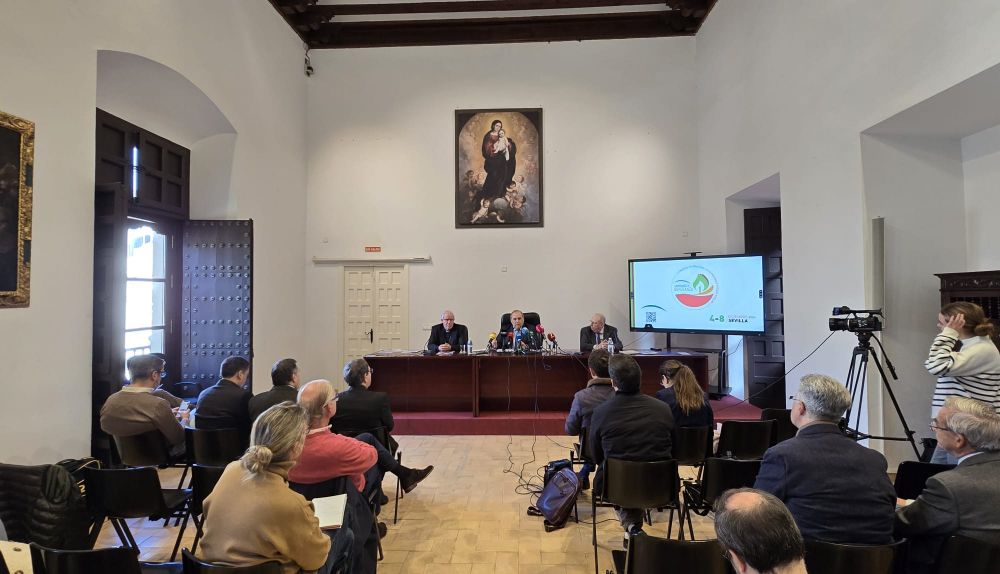 Una de las salas del Palacio Arzobispal durante la conferencia de prensa. 