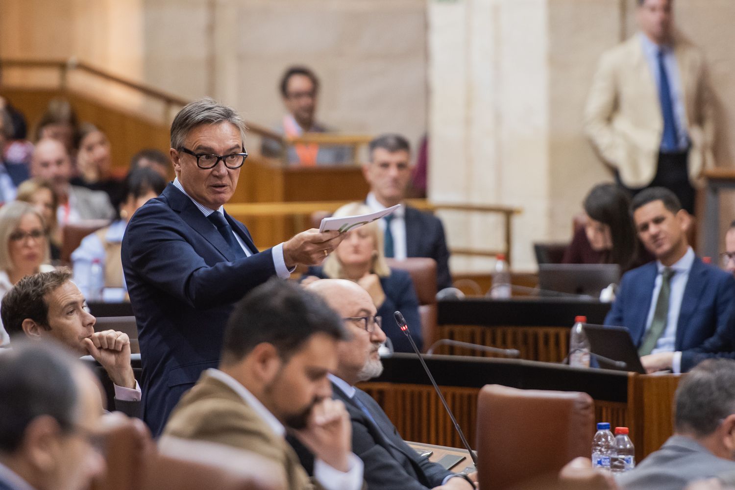 Manuel Gavira, en un pleno del Parlamento de Andalucía en noviembre de 2024.  