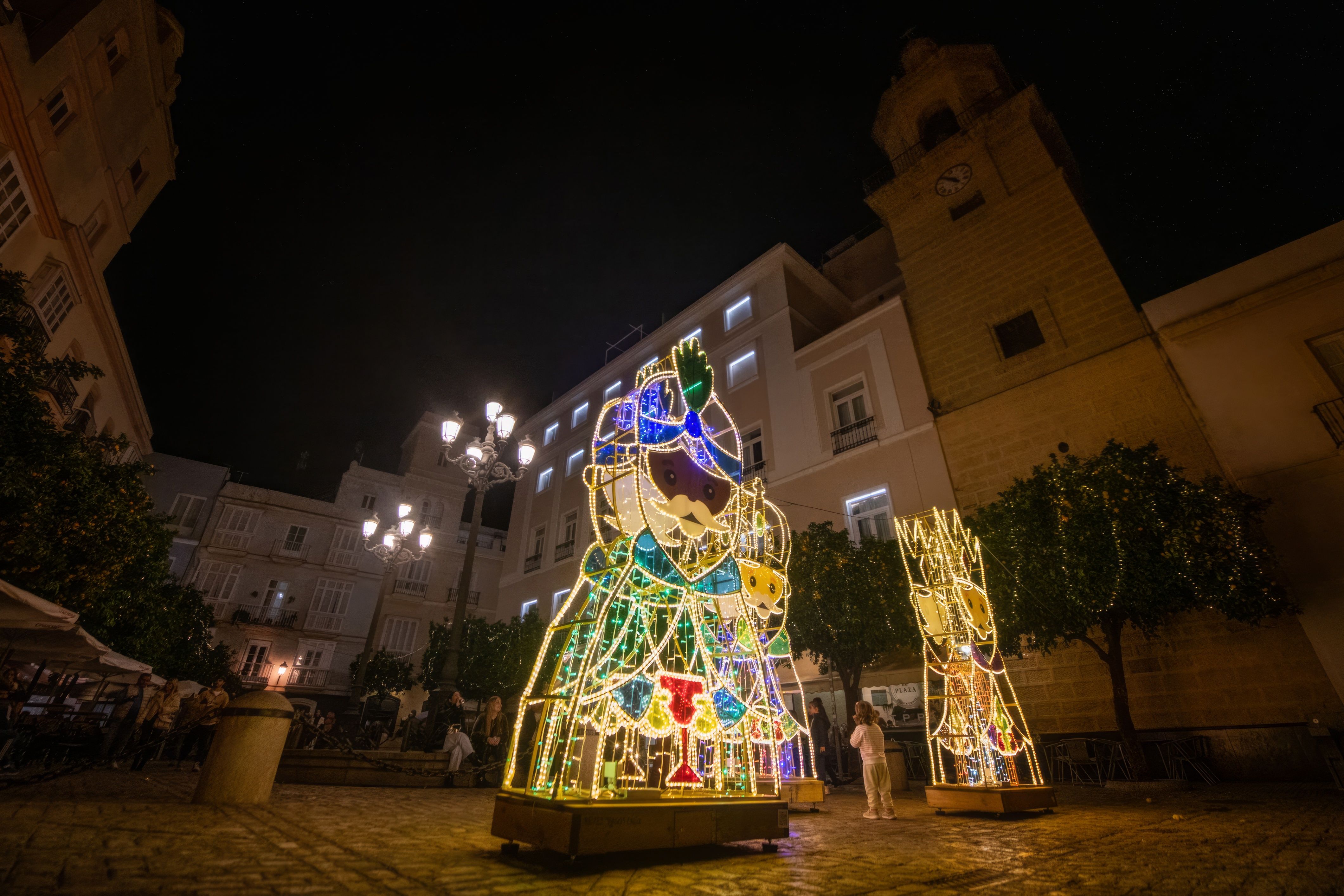 Cádiz se ilumina con su mágico alumbrado navideño