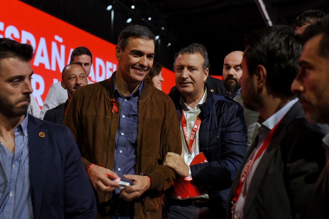 Pedro Sánchez junto a Javier Fernández, en el pasado congreso federal del PSOE celebrado en Sevilla.