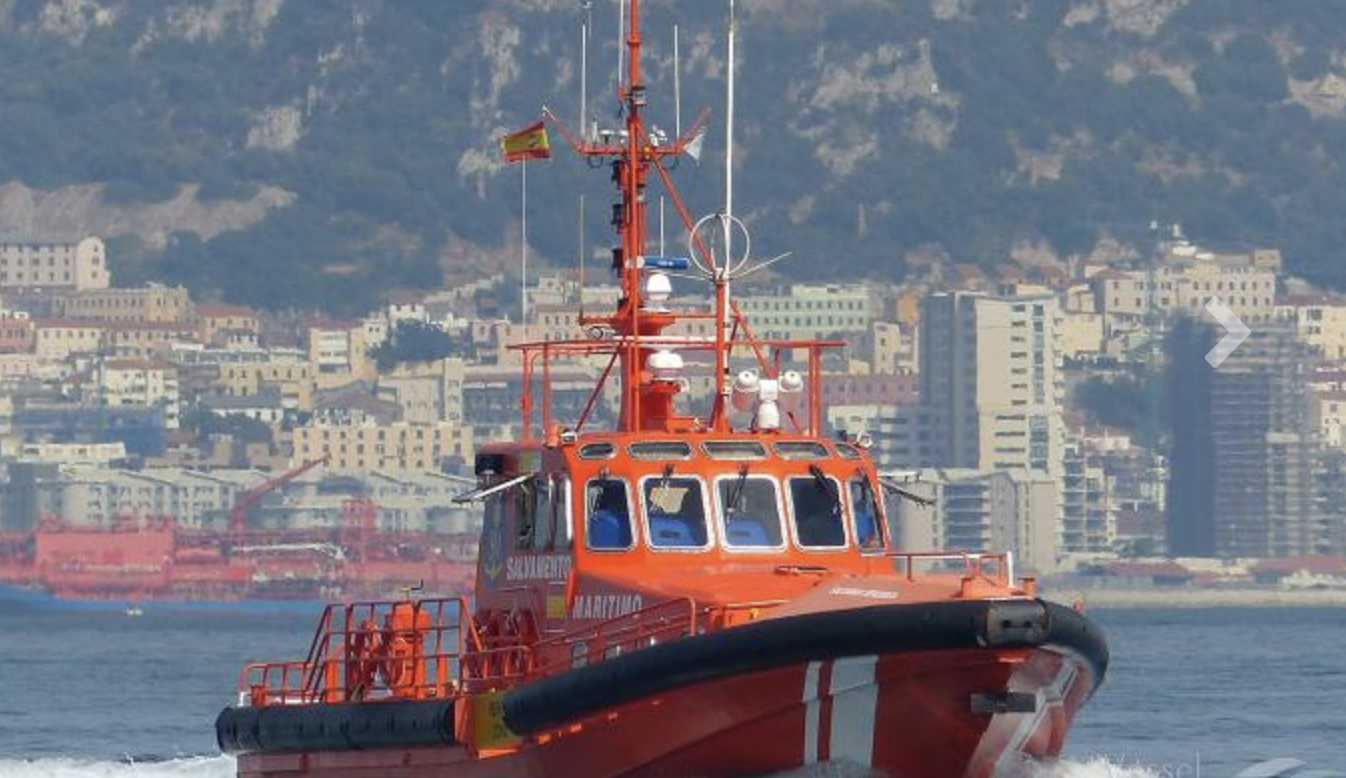 La embarcación salvamar Denébola ha intervenido en las labores de ayuda tras la colisión.