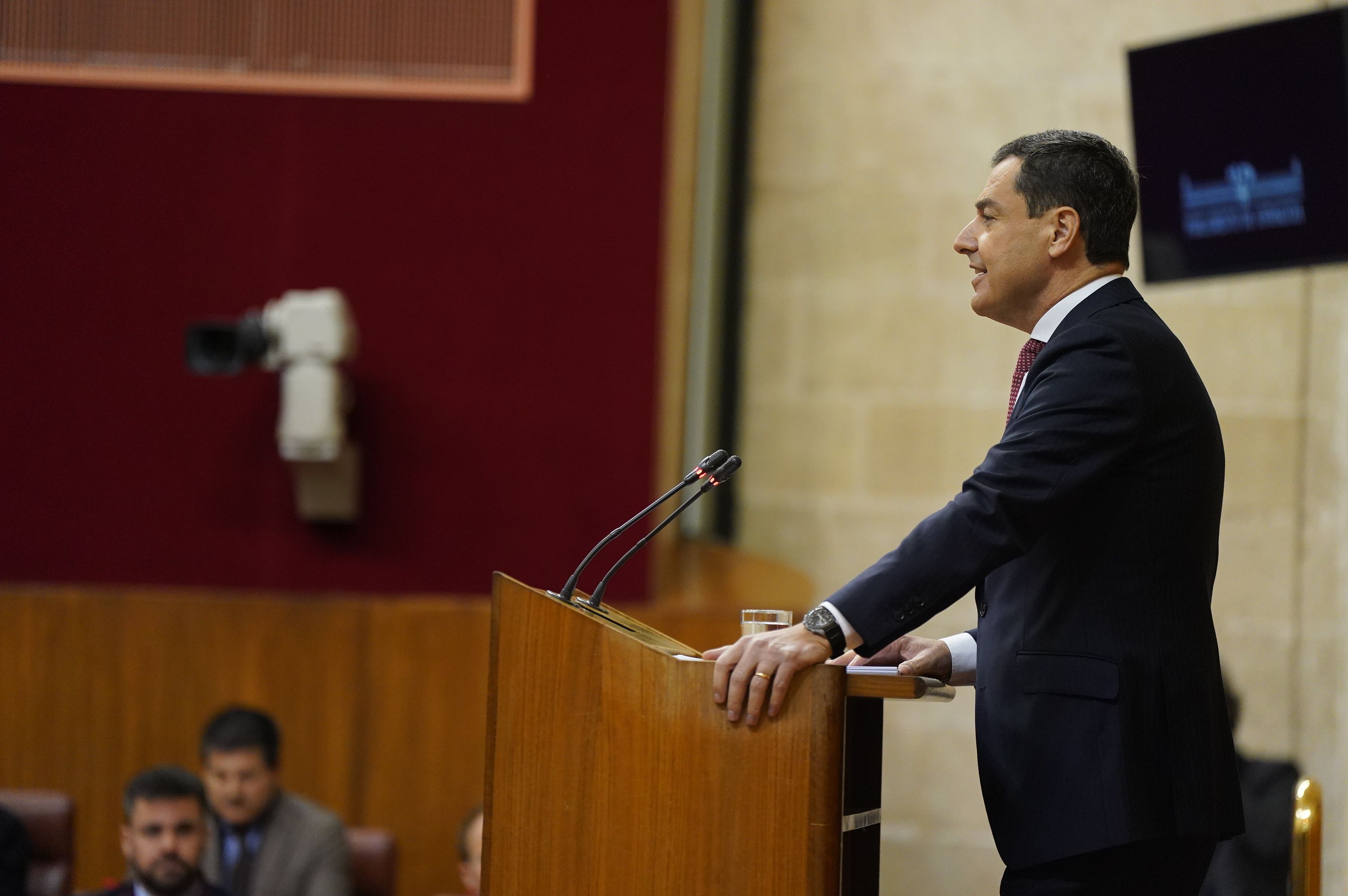 Juanma Moreno, en el Parlamento, este miércoles.