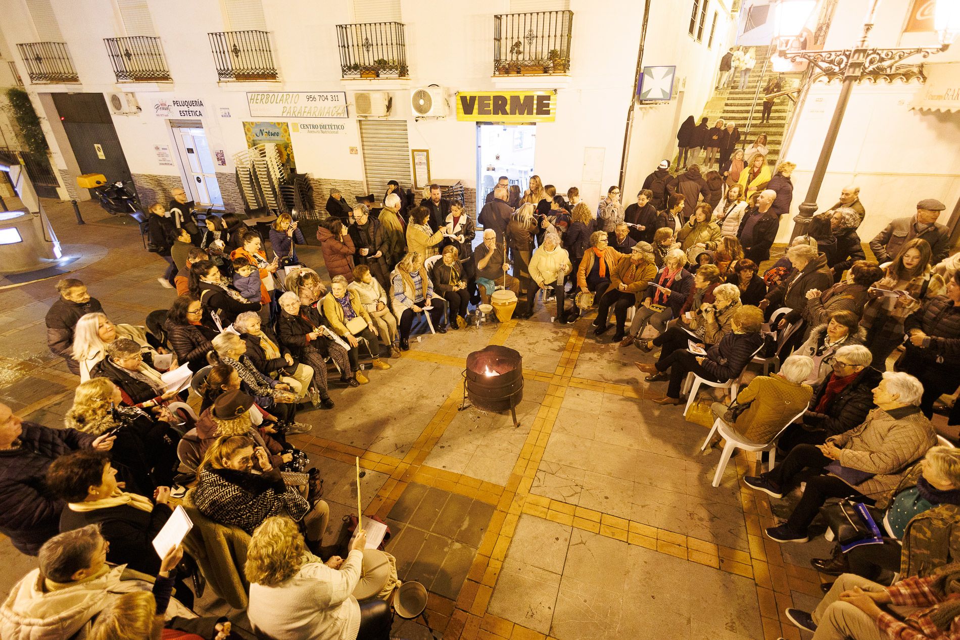 Zambomba en Arcos, este pasado viernes, con toda la pureza y tradición de la fiesta singular catalogada como Bien de Interés Cultural.