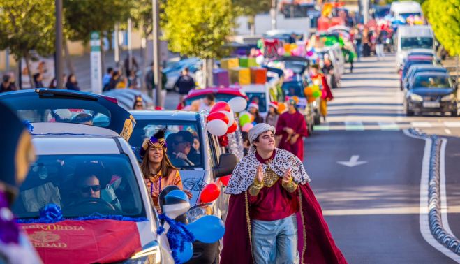 Así fue la caravana solidaria en San Fernando.