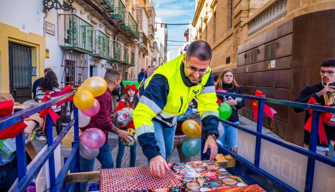 Así fue la caravana solidaria en San Fernando.