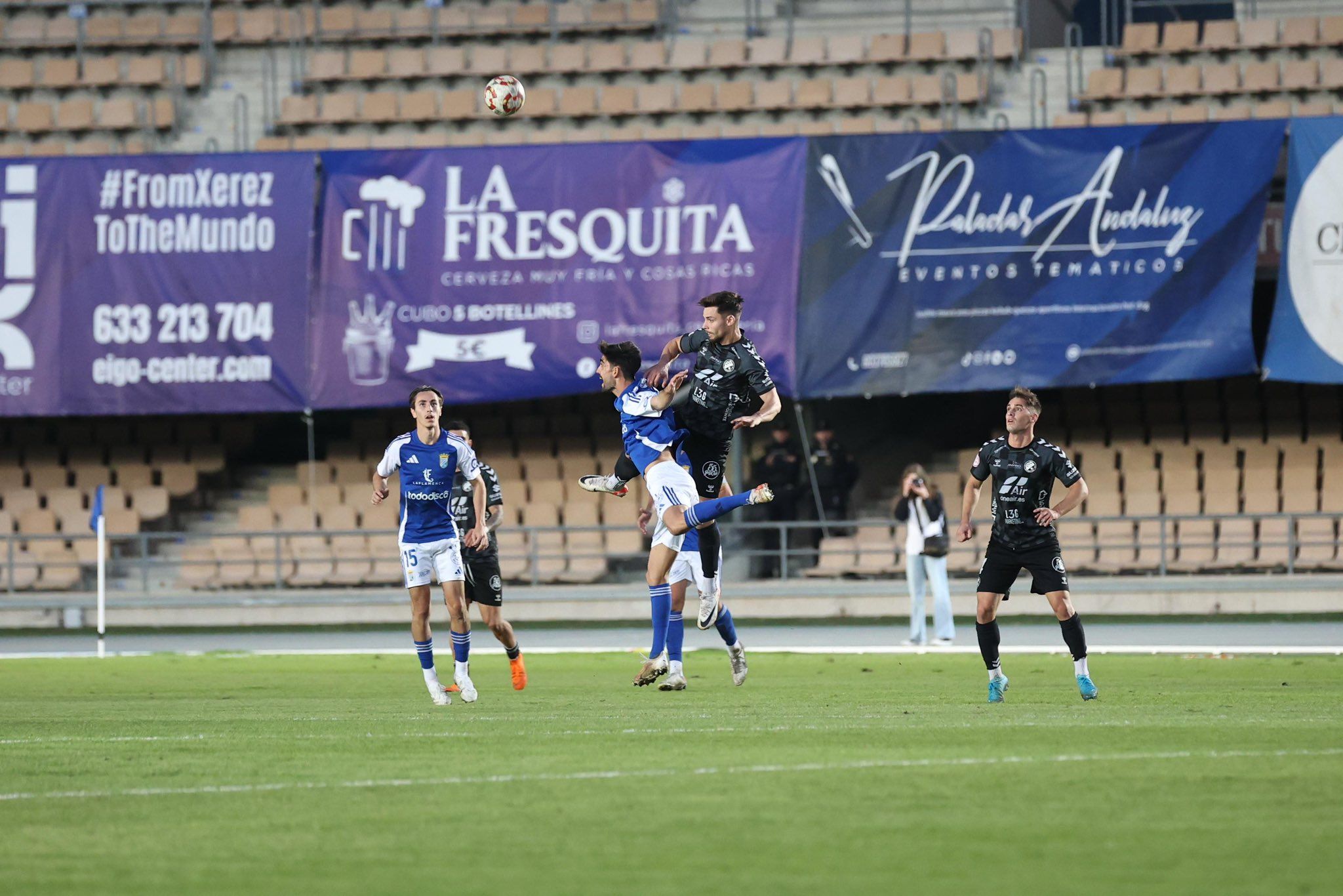 Una imagen del derbi entre Xerez CD y Xerez DFC en Chapín.