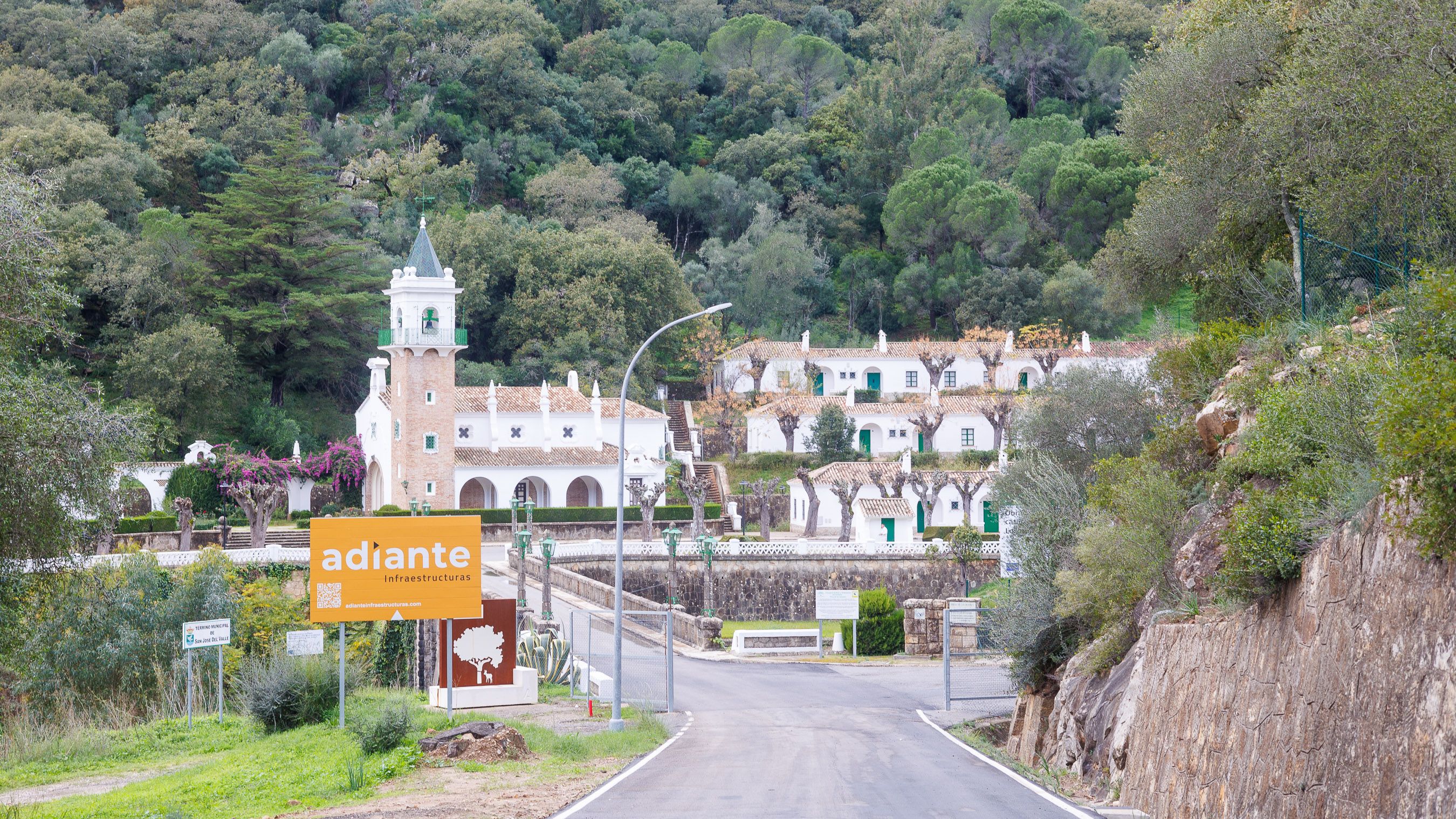 Entrada al poblado de Los Hurones. 