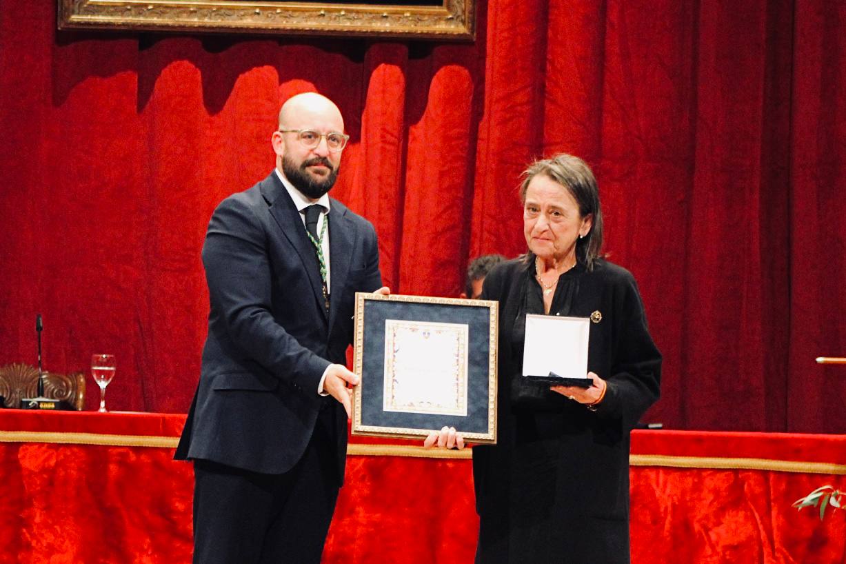 Medalla de Oro a la Hermandad de La Soledad