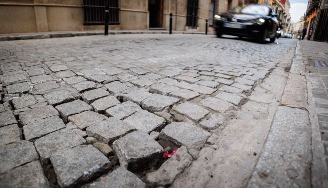 Baches en la calle Caballeros de Jerez.