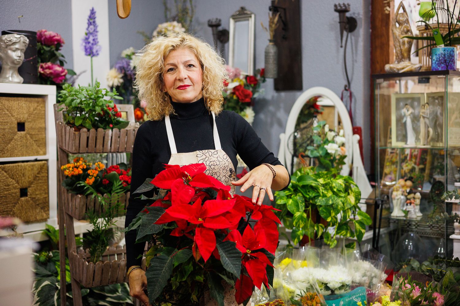 Bárbara Briantes, en su floristería de Jerez.