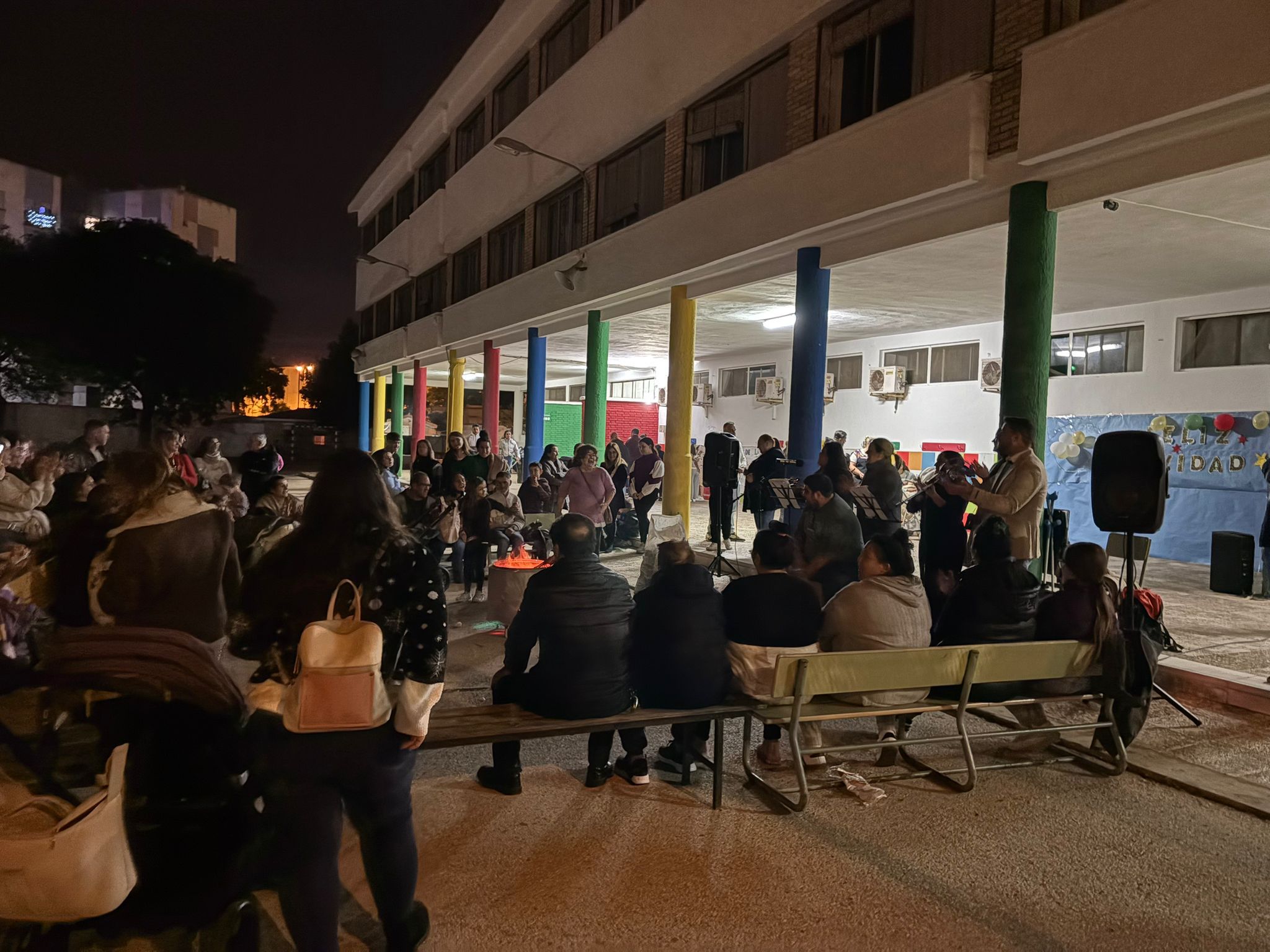 La animada Zambomba familiar del CEIP San Vicente de Paúl, colegio de la zona Sur de Jerez.