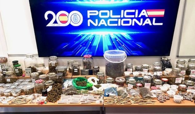 La droga incautada en la operación policial.