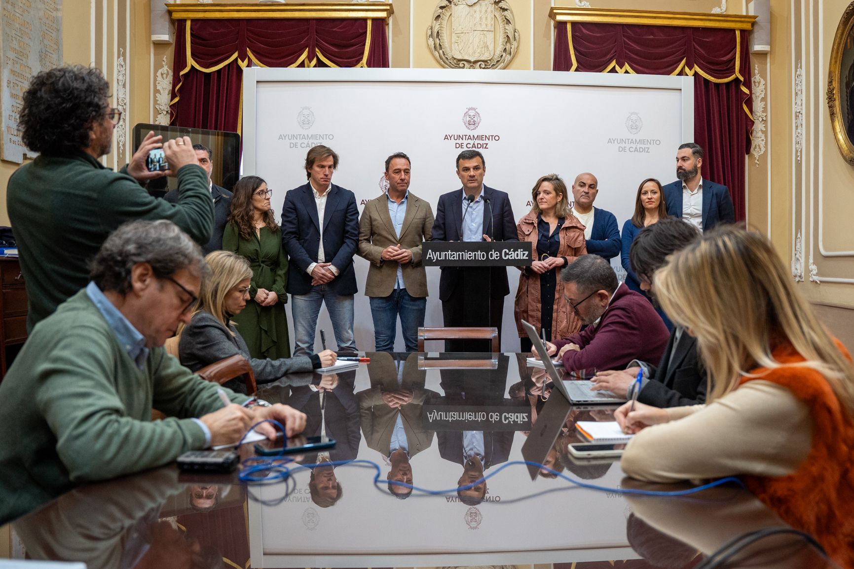 DESAYUNO NAVIDEÑO Y RUEDA DE PRENSA CORPORACIÓN MUNICIPAL AYUNTAMIENTO DE CADIZ