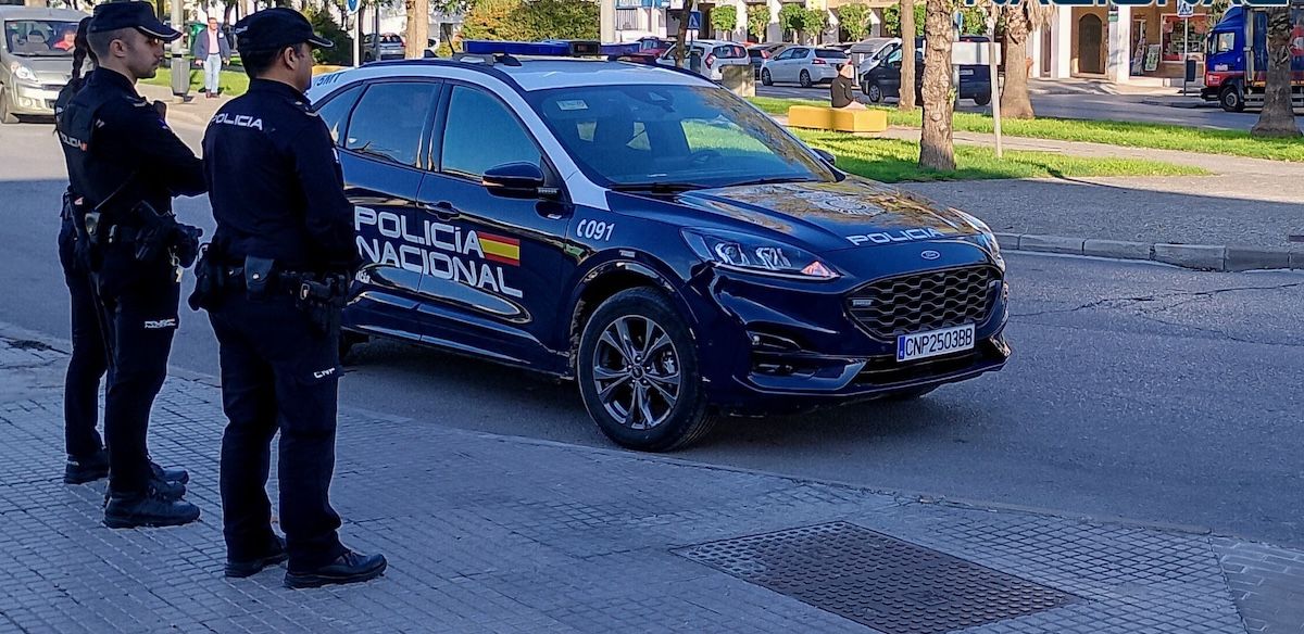 Agentes de Policía Nacional en Jerez, donde tiene lugar el episodio de pánico.